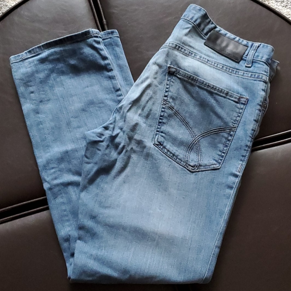 Calvin Klein - Picture 3 of 6